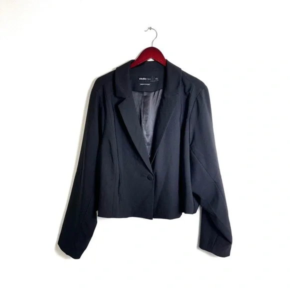 Torrid black Studio Refined Crepe Cropped Blazer jacket 5x - Picture 2 of 7